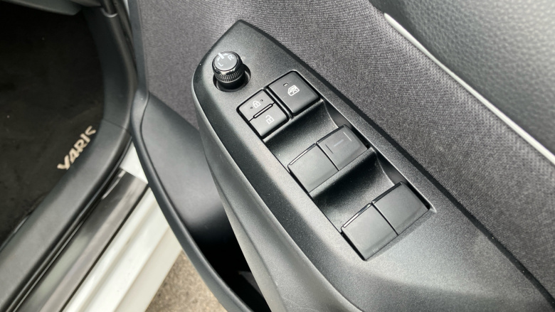 Toyota Yaris 1.5 Hybrid Icon 5dr CVT Hybrid Hatchback